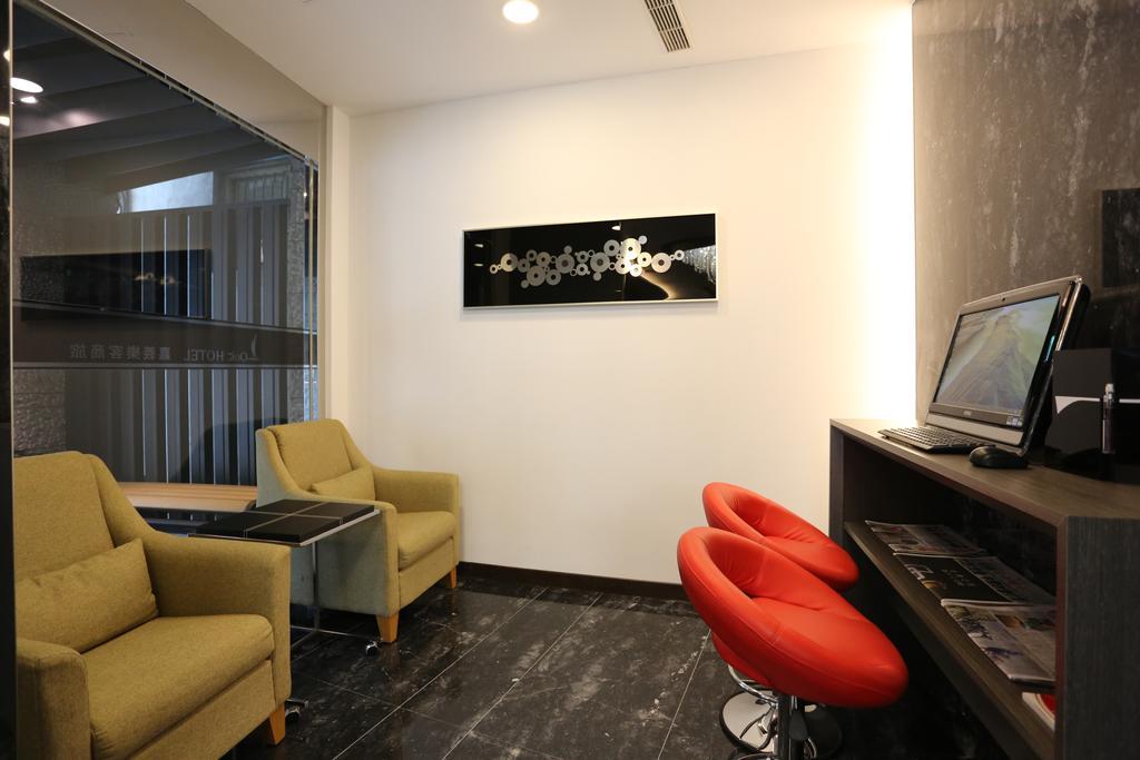 Chiayi Look Hotel Bagian luar foto