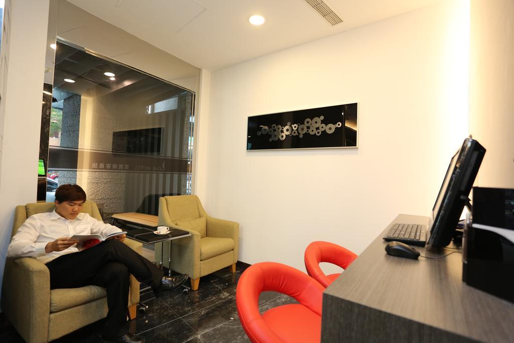 Chiayi Look Hotel Bagian luar foto