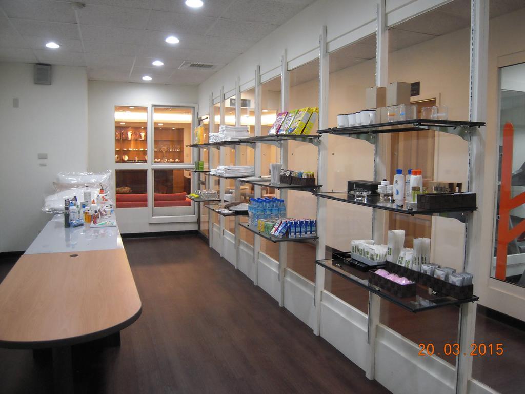 Chiayi Look Hotel Bagian luar foto