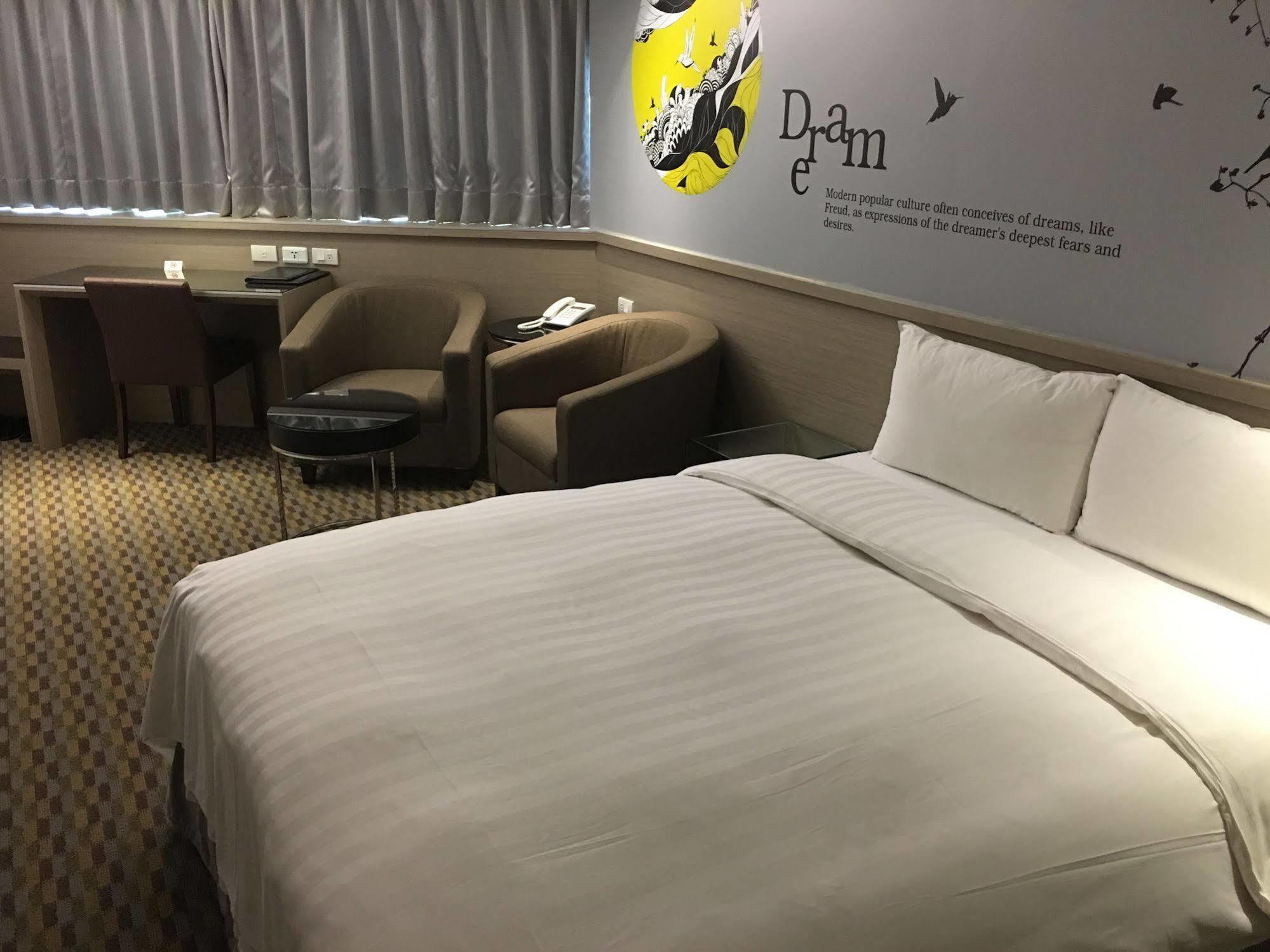 Chiayi Look Hotel Bagian luar foto