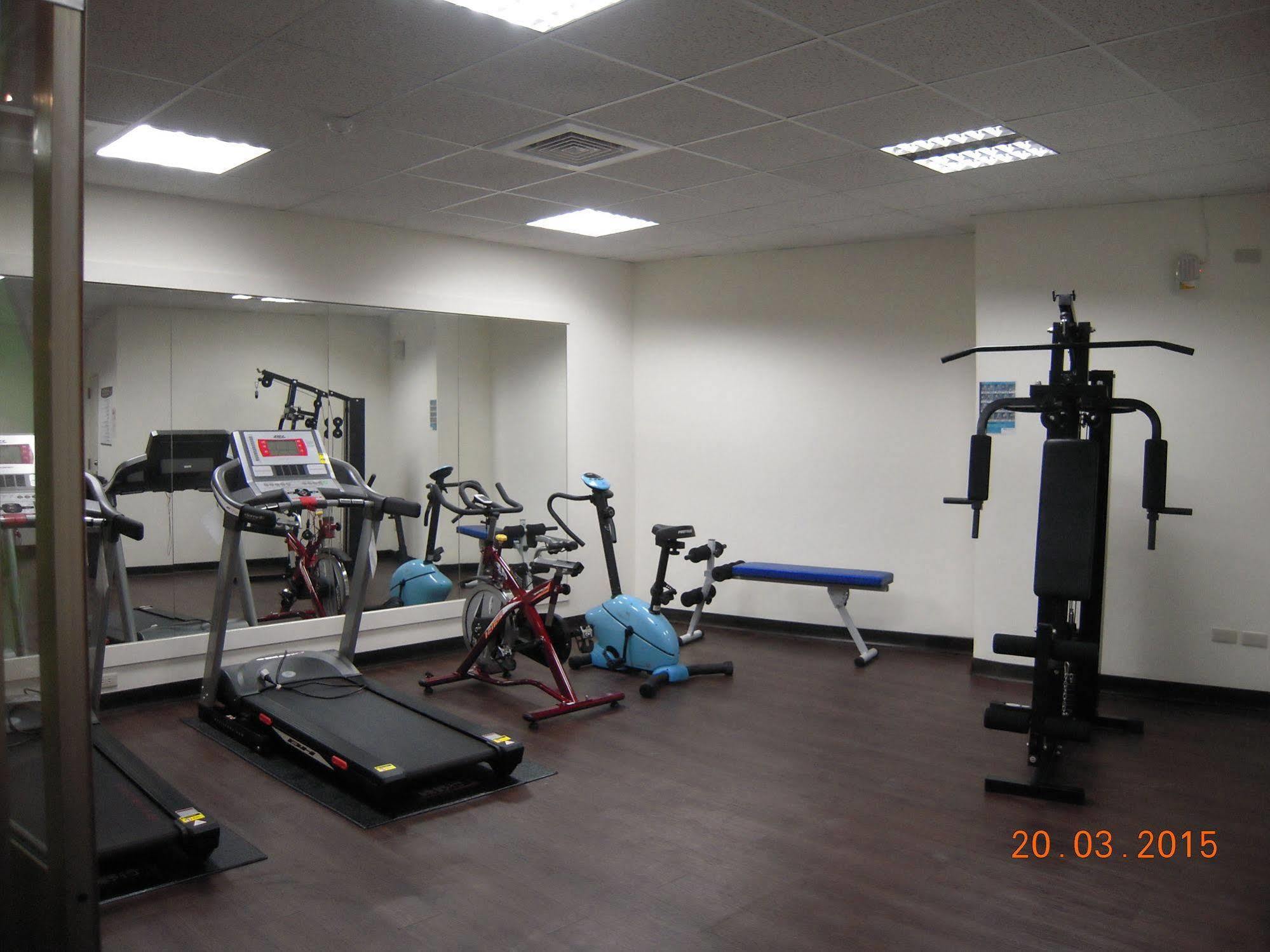 Chiayi Look Hotel Bagian luar foto