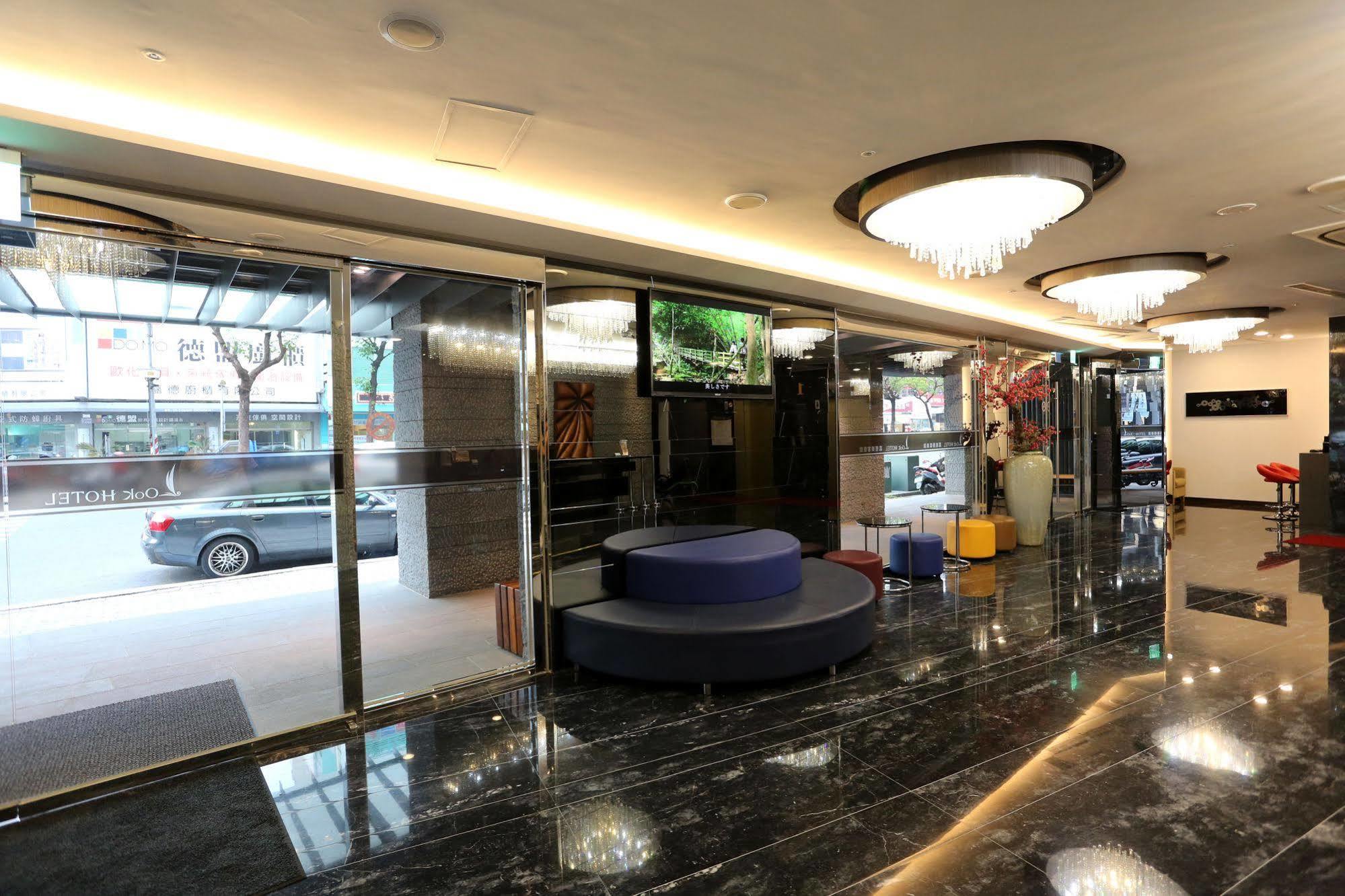 Chiayi Look Hotel Bagian luar foto